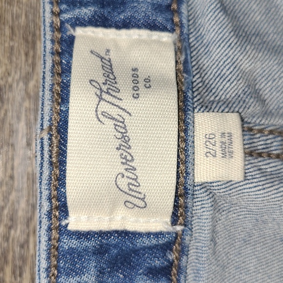 NWOT! Universal Thread Curvy Vintage Midi Jean Shorts - Picture 7 of 11